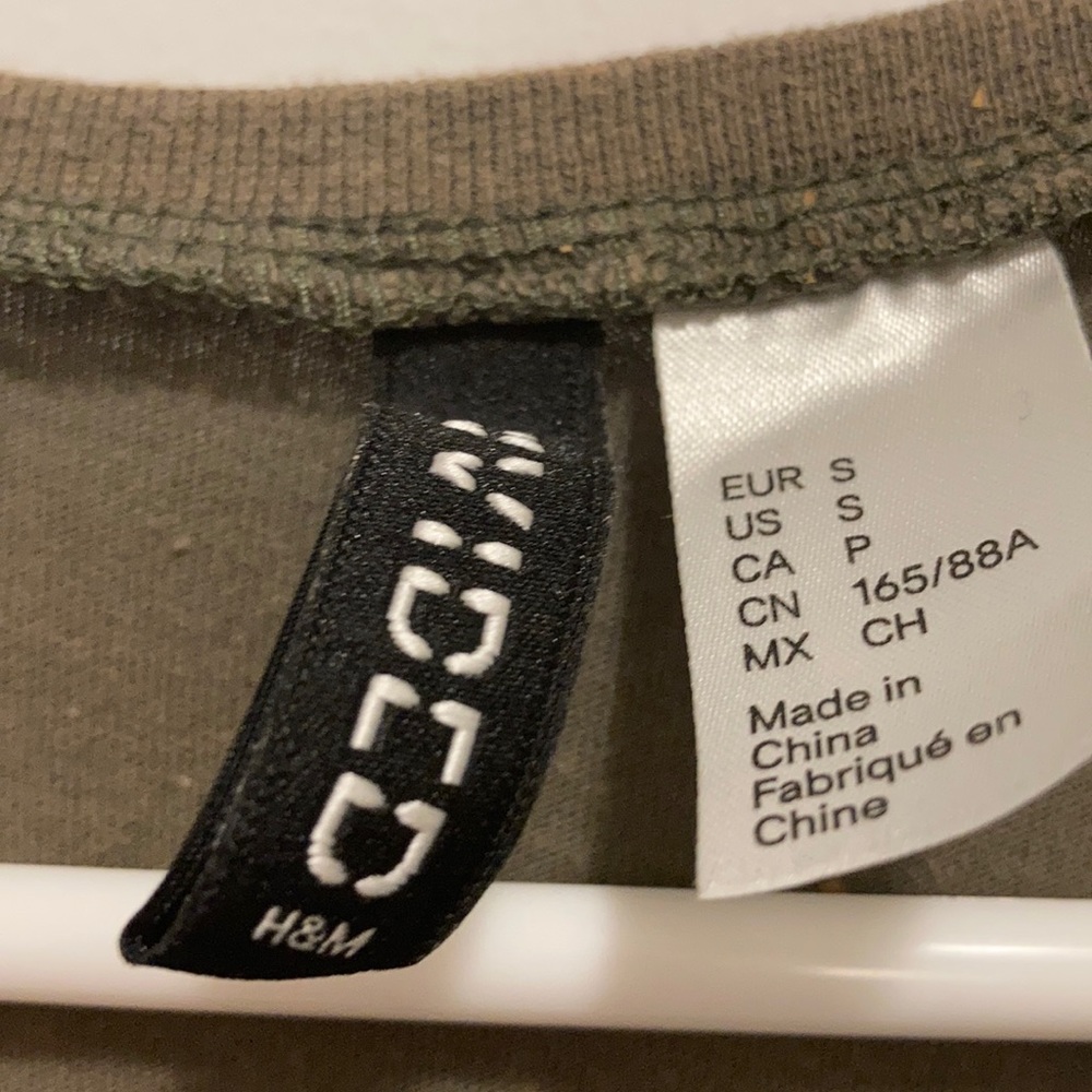 H&M Halter Top - Picture 4 of 5
